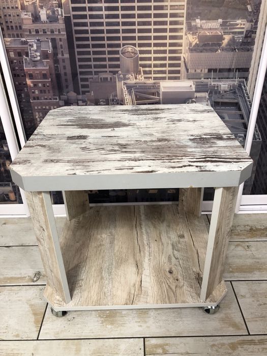 Стіл на колесах/ журнальний стіл на колесах