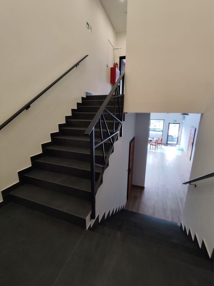 HALE MAGAZYNOWE z biurami do wynajecia