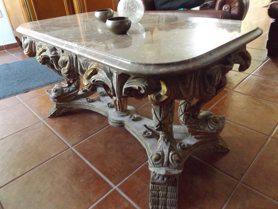 antiguidade mesinha baixa