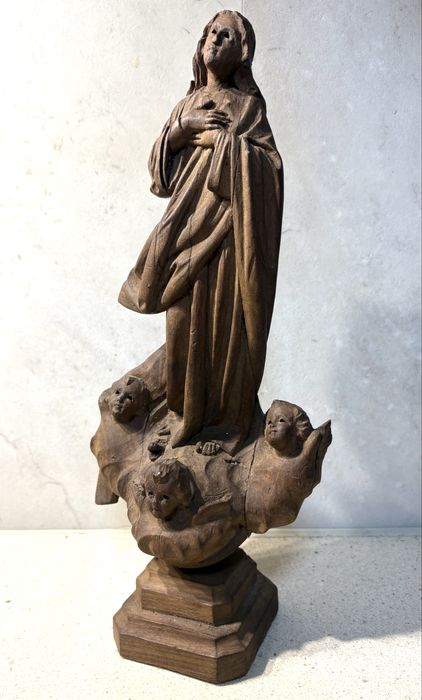 Antiga escultura “N.S. da Imaculada Conceição” em madeira