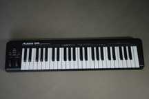 Klawiatura sterująca ALESIS Q49. Stan dobry.