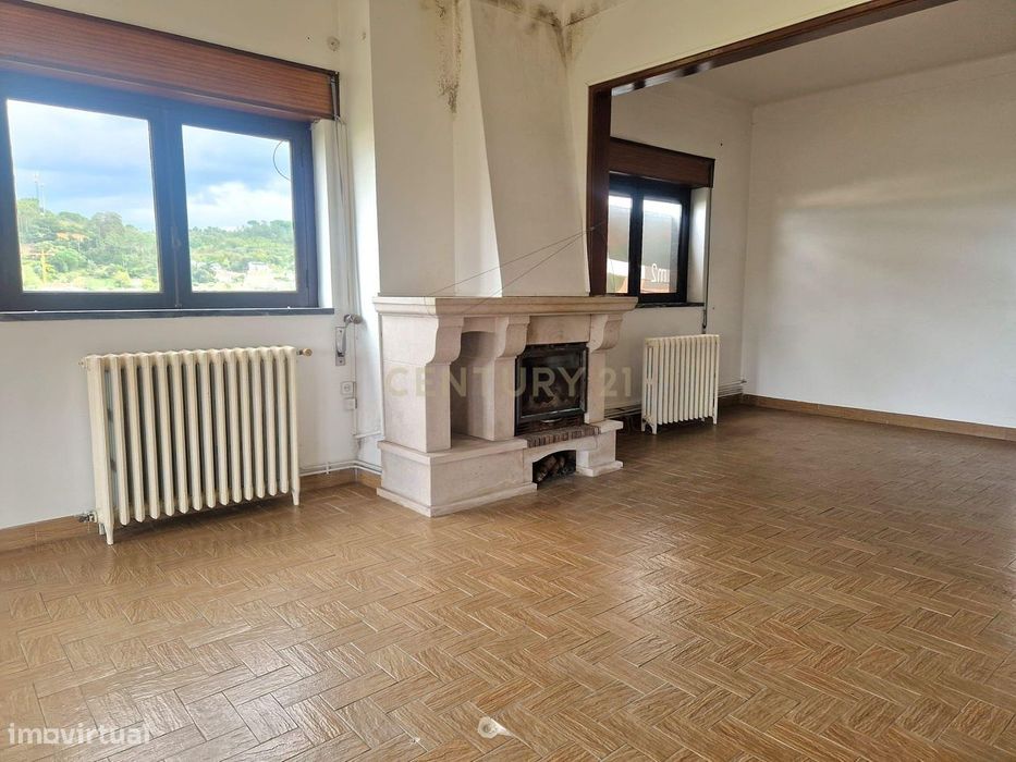 Apartamento T3 com vistas para o Castelo