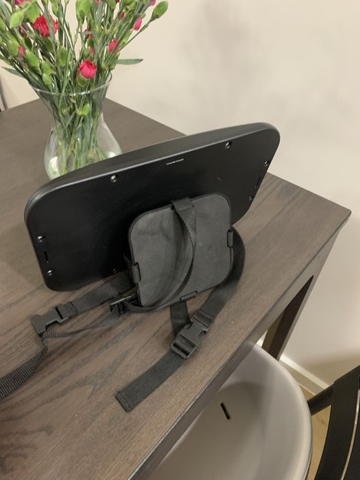 Lusterko do obserwacji dziecka w samochodzie