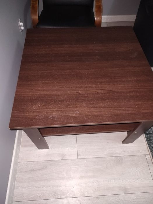 Stół do pokoju na działkę