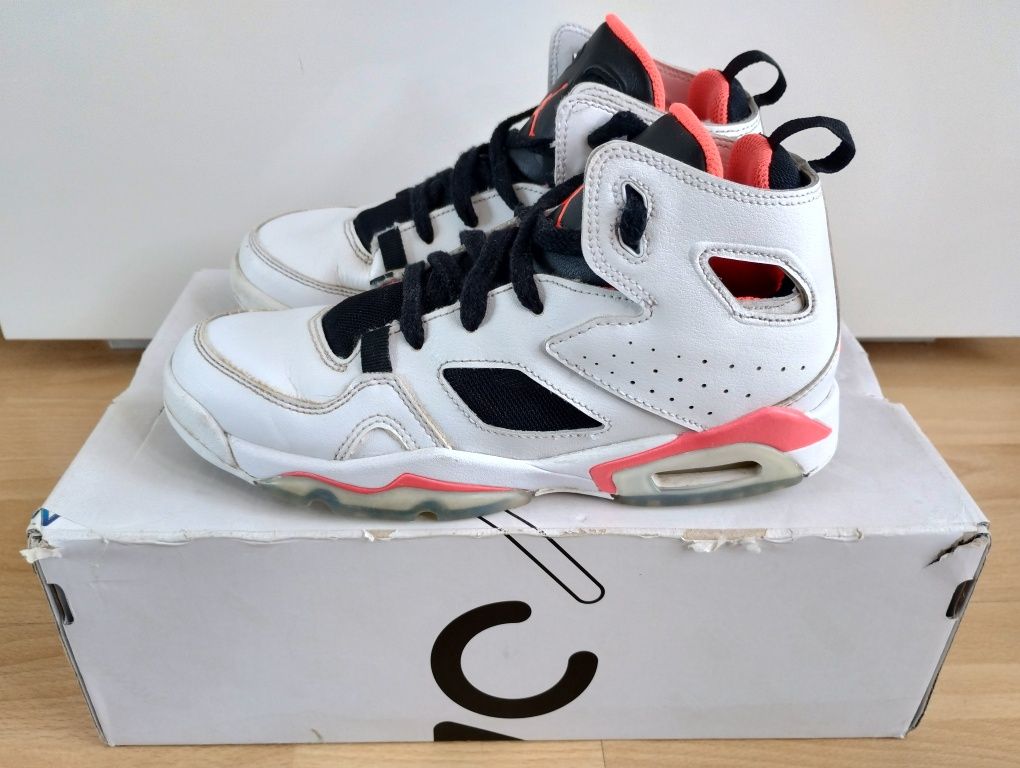 Buty sportowe 37,5 Nike Jordan Flight Club 91 sneakersy