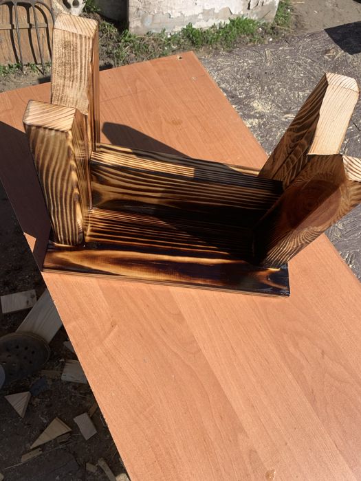 Стульчик, табуретка, ослінчік