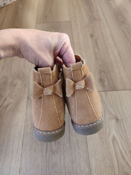 Musztardowe karmelowe skórzane botki 32
