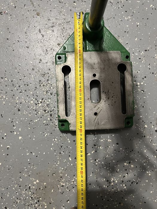 Sprzedam solidny stojak do wiertarki – używany, ciężki, z czasów PRL