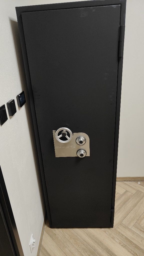 Sejf kasa pancerna KONSMETAL 180cm