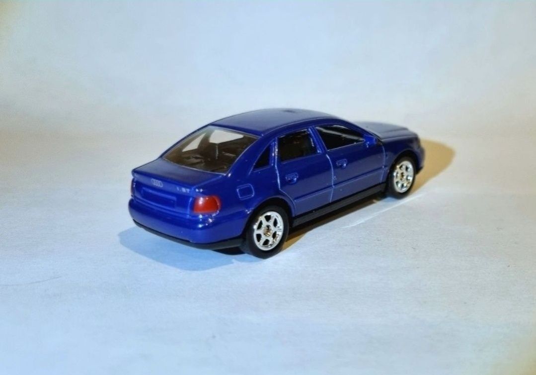 Audi A4 B5 1:60 Welly nie Hot Wheels