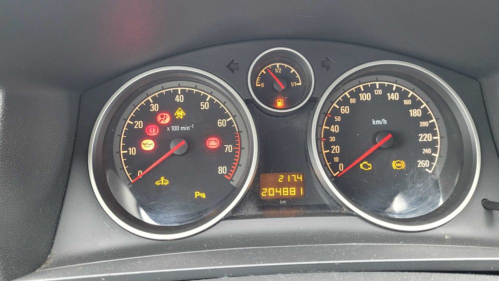 Opel Zafira 2012 1.8 B - Pilnie.