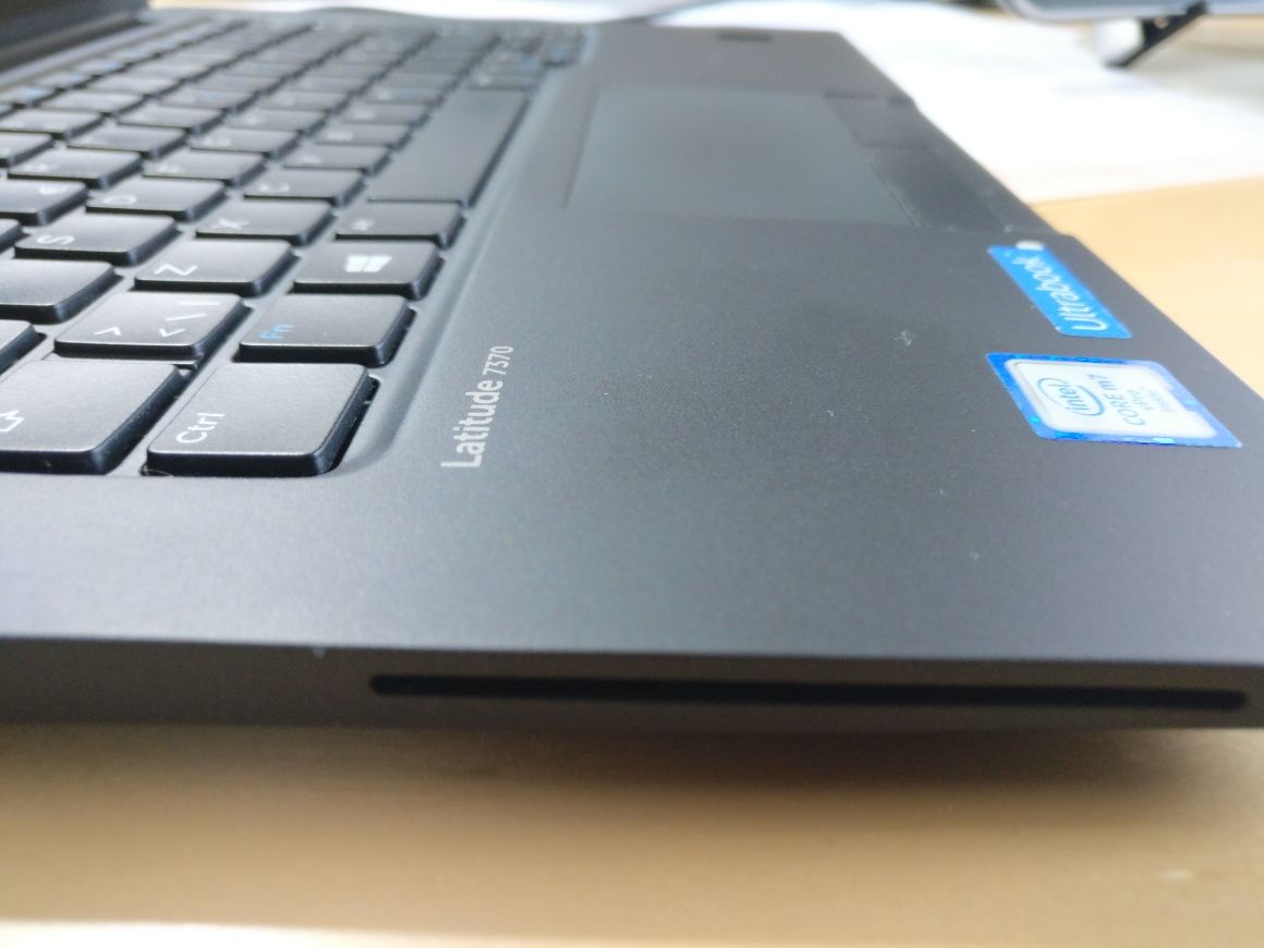 Portátil Dell latitude 7370 core m7 16 GB RAM laptop notebook