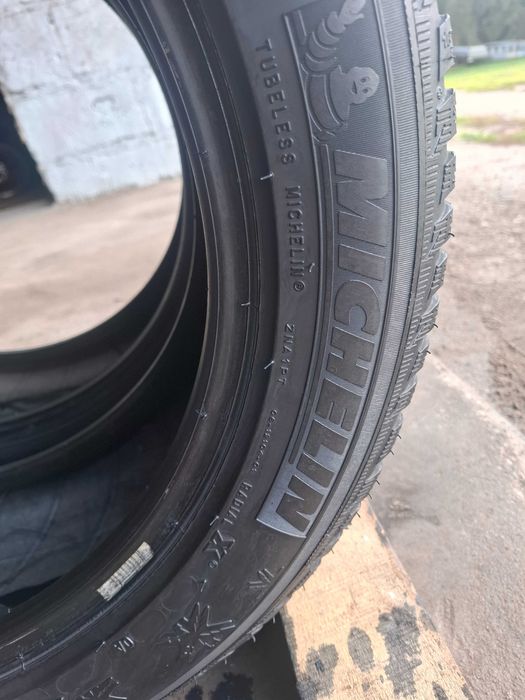 Opony zimowe Michelin 225.50.17!!