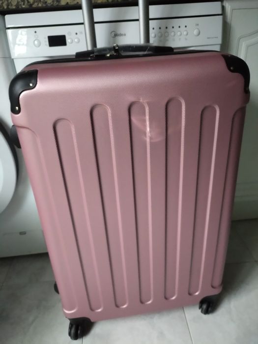 Mala de viagem LER a descrição sff