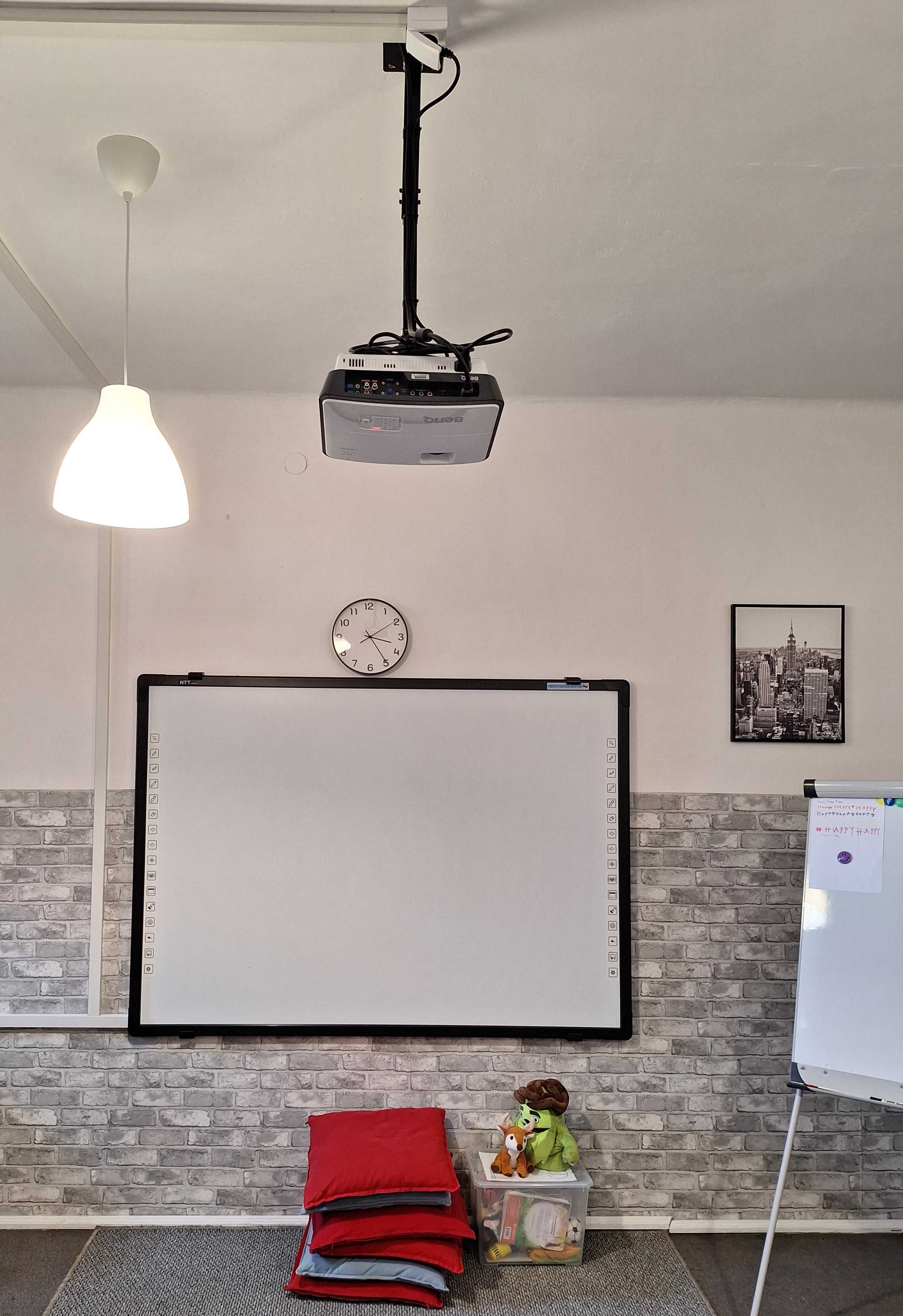 Tablica interaktywna z projektorem