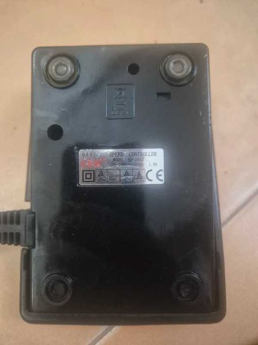 Pedal Controlador Speed KD-2902 + Cabo Tripolar Máquina de Costura