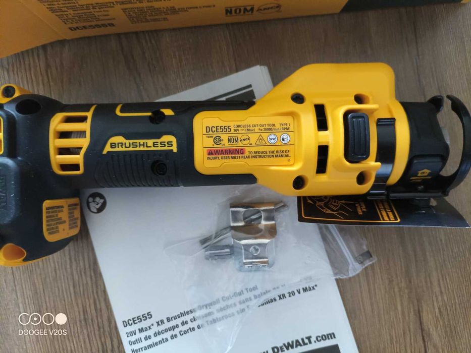 Dewalt DCE555 20V MAX Drywall Cut out Tool