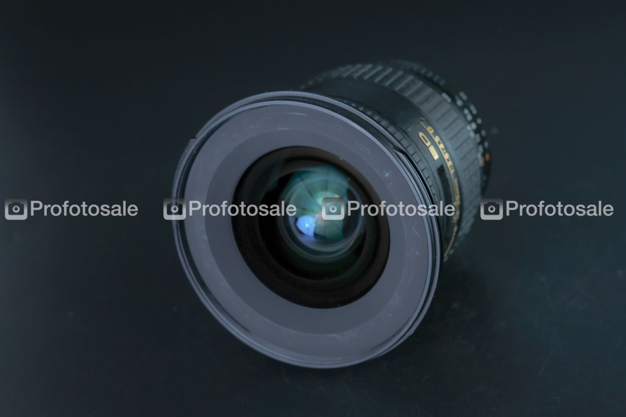 Об'єктив Nikkor AF 18-35mm f/3.5-4.5D