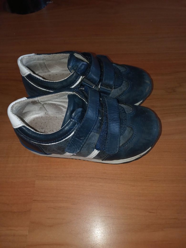 Buty chłopięce skórzane na rzep rozm 25