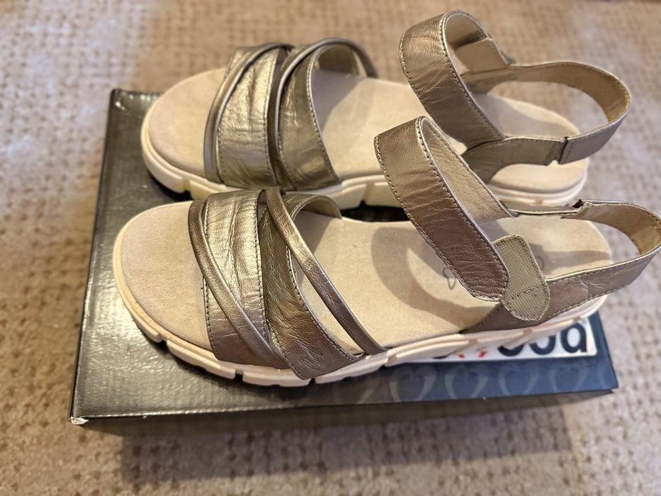 Босоніжки caprice 39