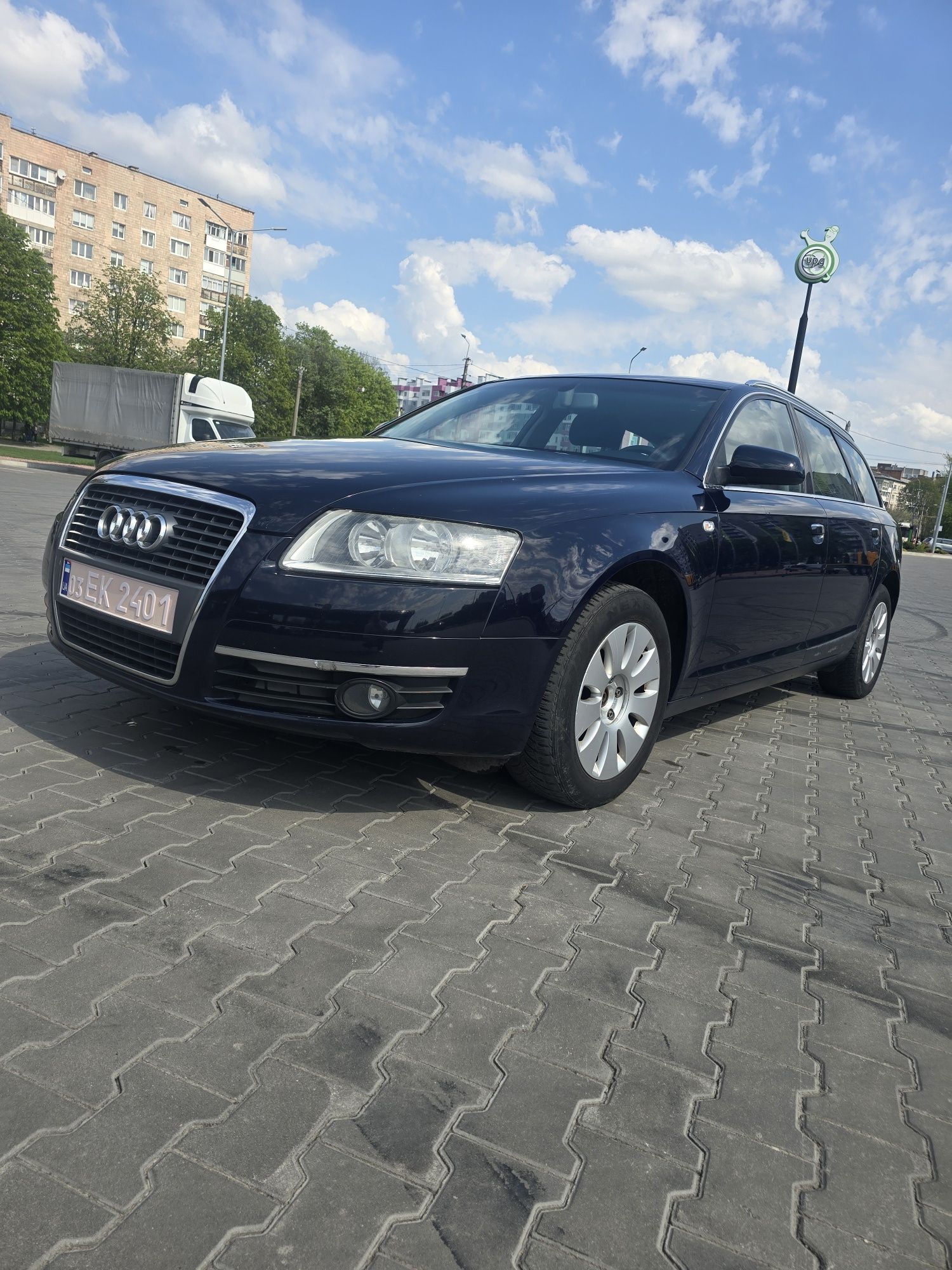Audi А6 С6
2006.року
2.0 бензин 125кВт-170к.с.
GPS навігація, датчики