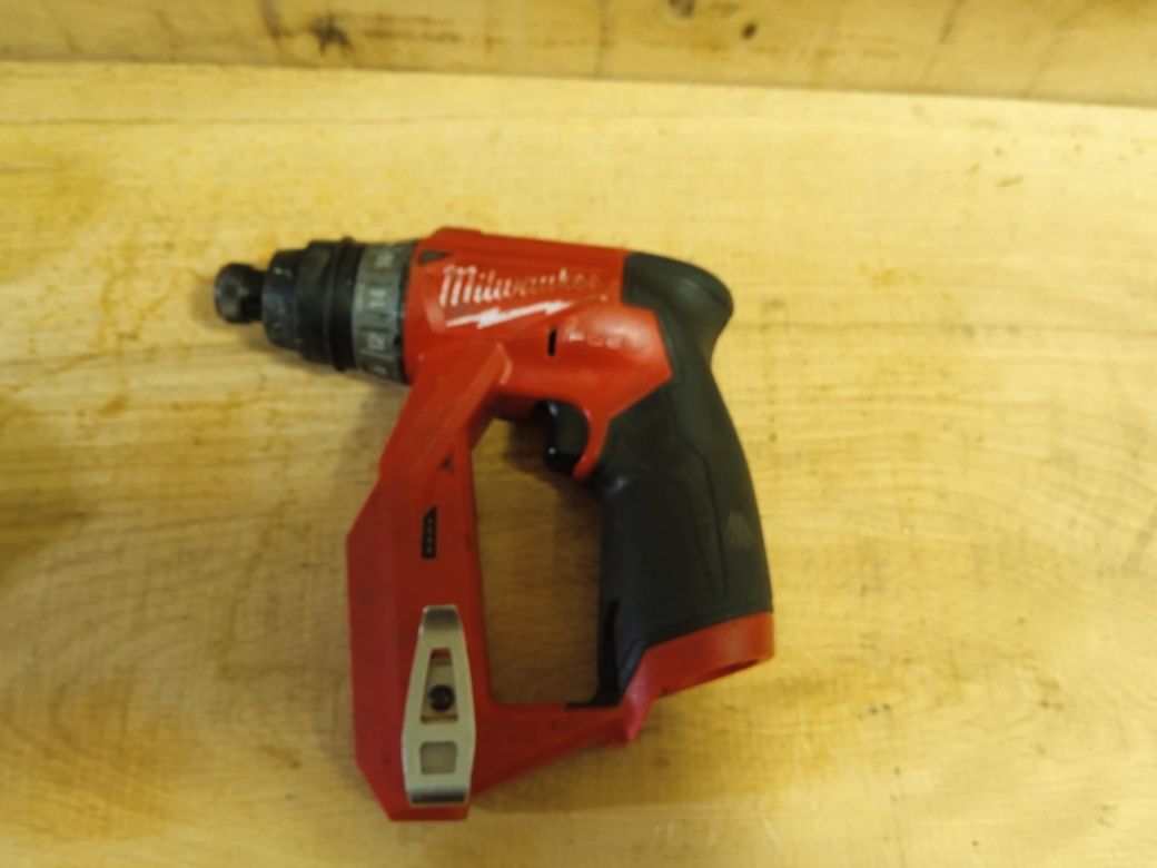 Milwaukee M12FDDX wkrętarka