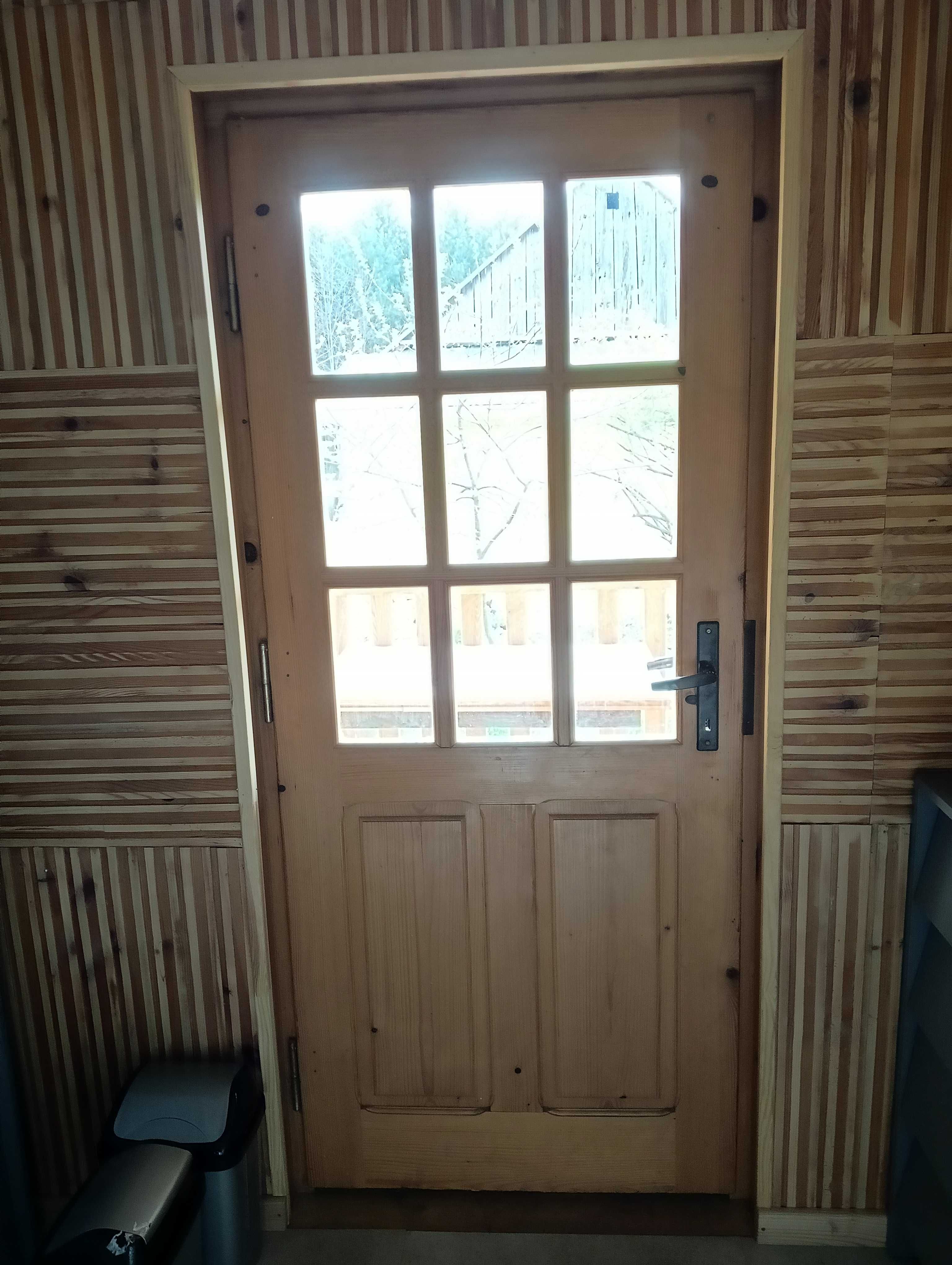 Sprzedam drzwi drewniane pochodzące z demontażu