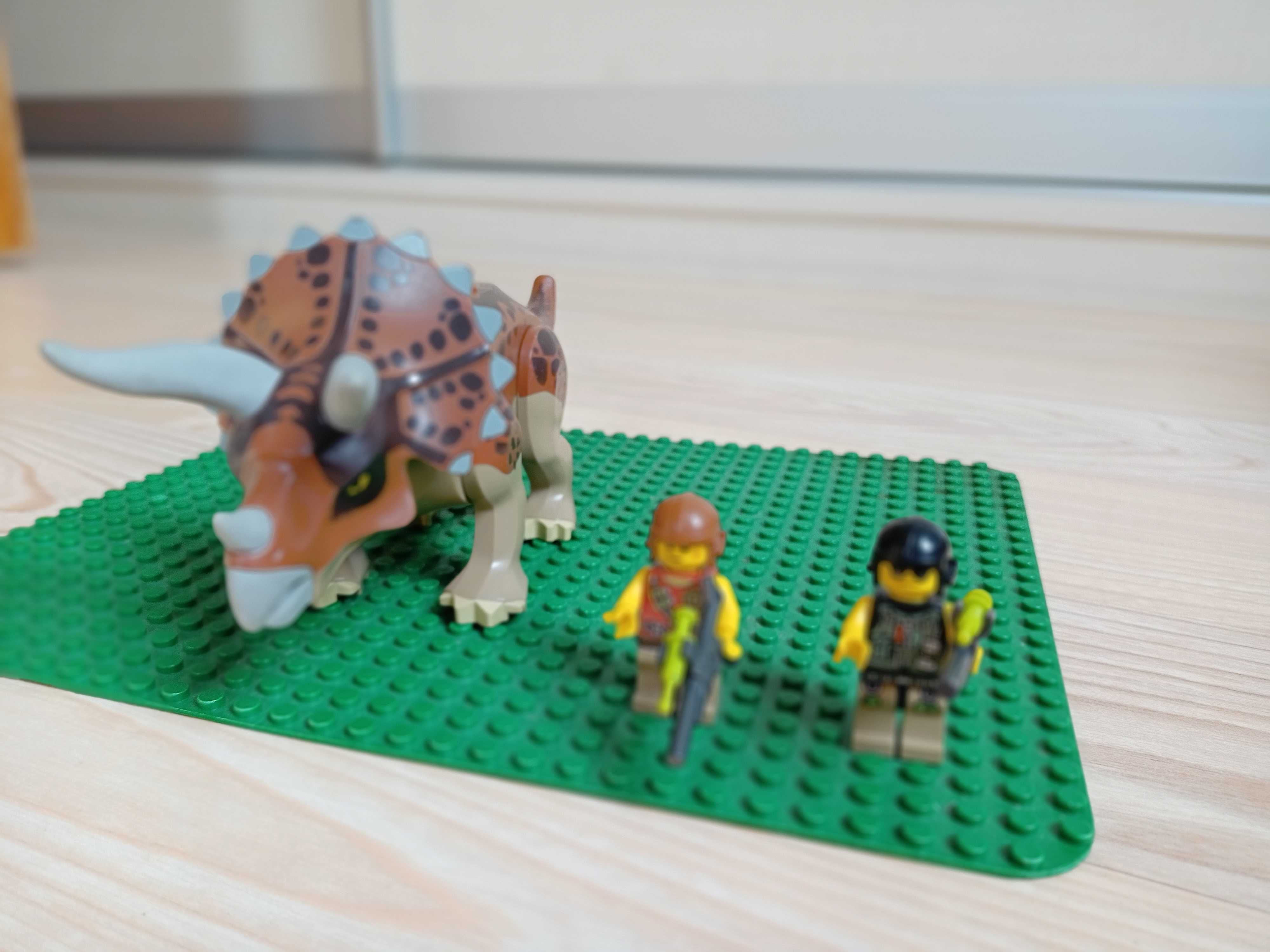 5885 Pułapka na triceratopsa, zestaw lego dino