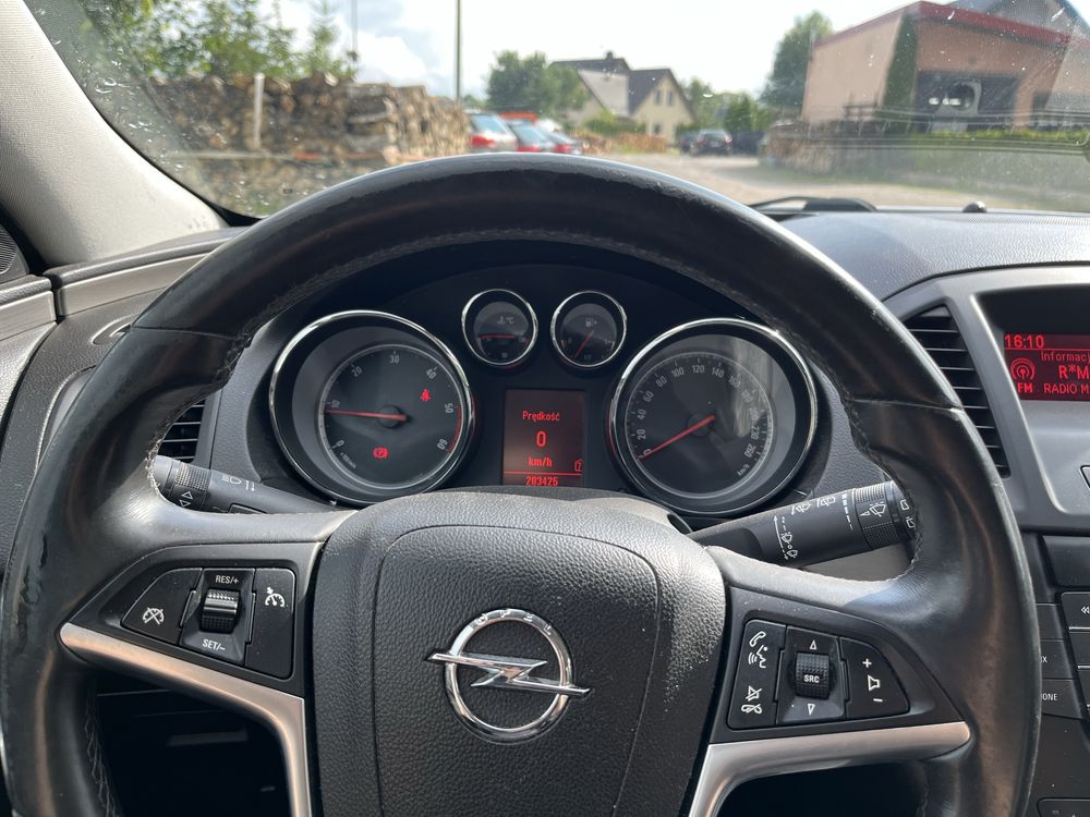 Opel insignia 2.0d 2010r