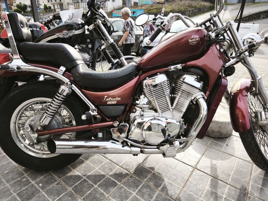 Suzuki intruder 800 toda original