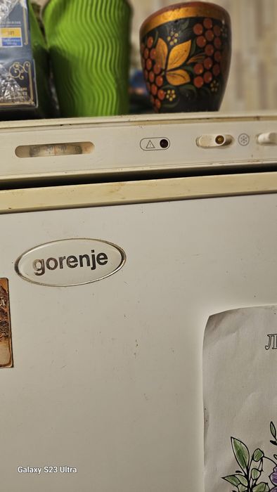 Холодильник GORENGE 2002/2003 года выпуска.