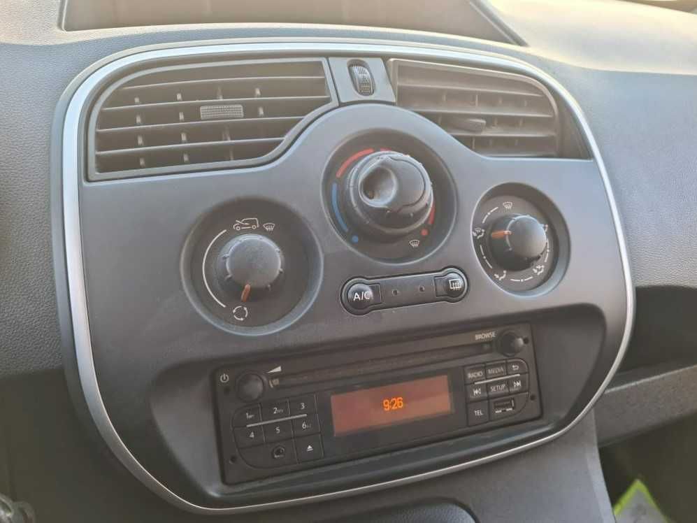 Renault kangoo - 3 lugares - 6 velocidades