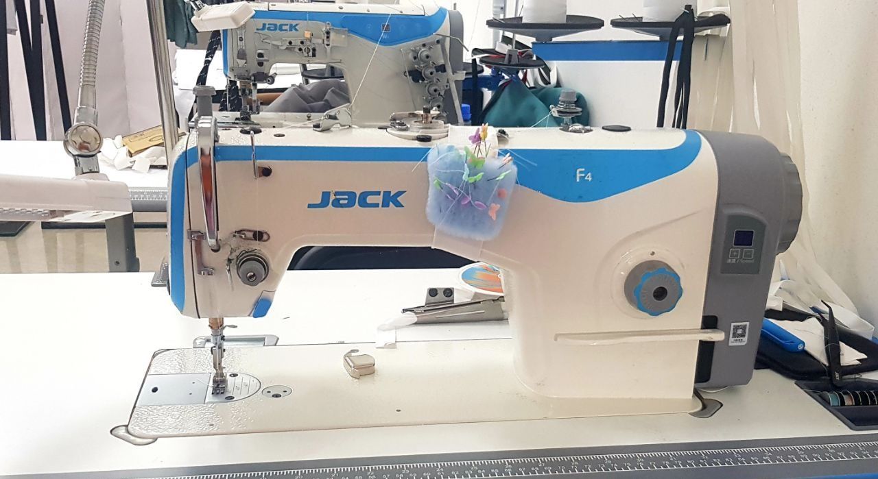 Продам Швейную машинку промышленную Jack F4