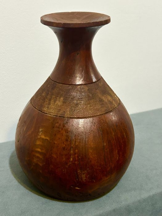 Продам вазу деревʼяну декоративну б/у