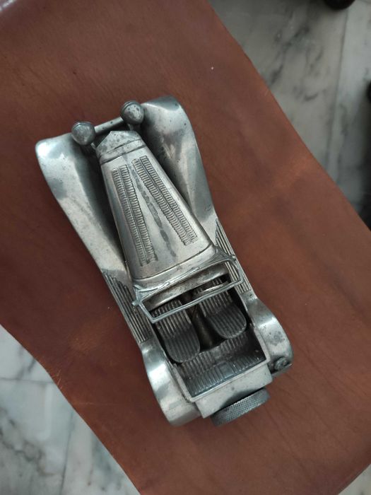 Carro decorativo em estanho puro