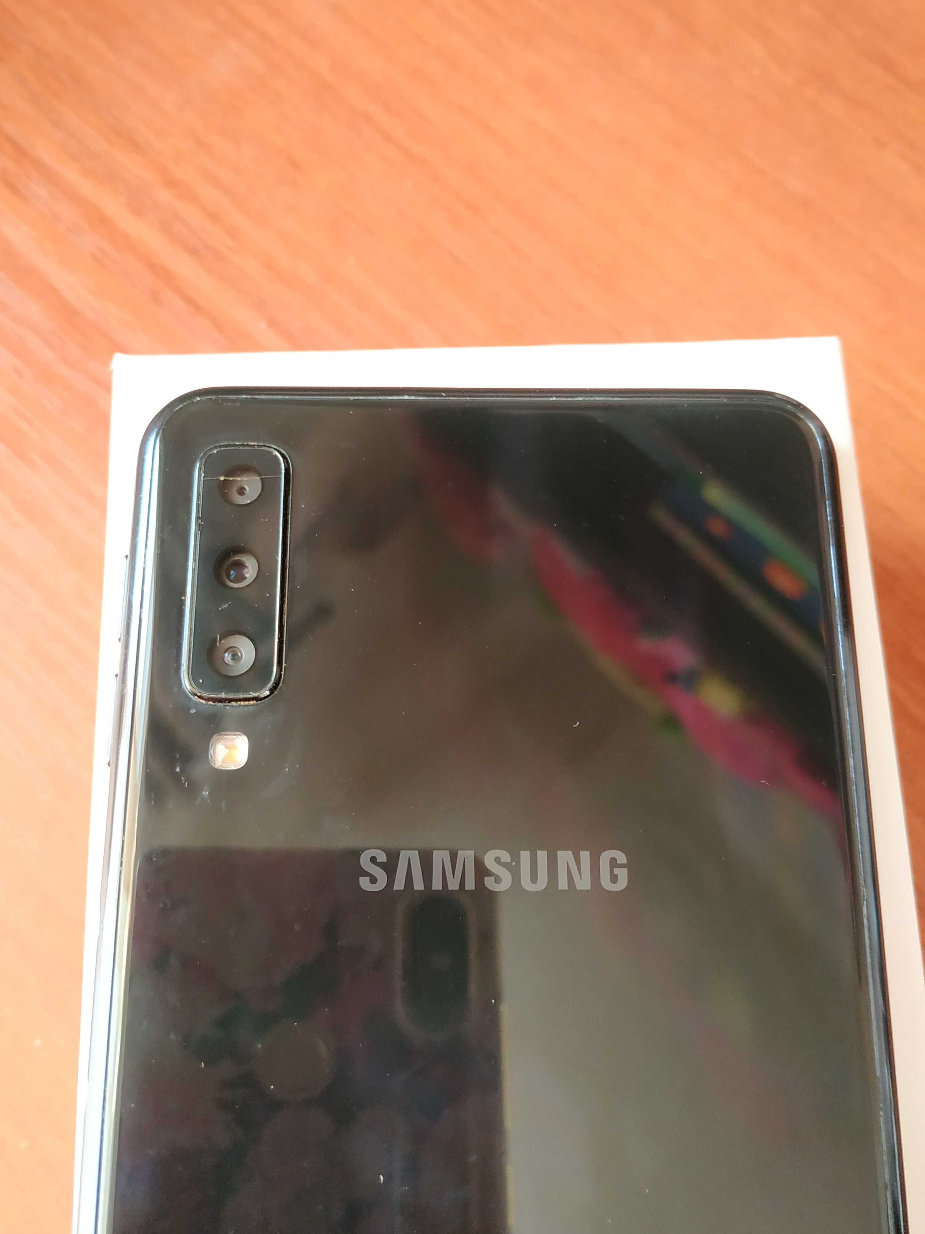 Samsung Galaxy A7 (2018) 4/64 Gb NFC