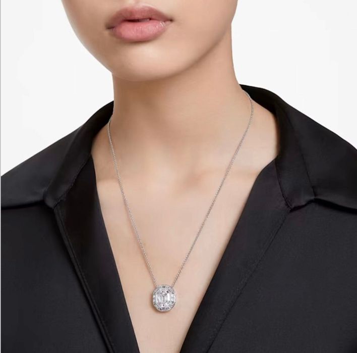 Naszyjnika Swarovski oryginał Mesmera 570 zł nowy