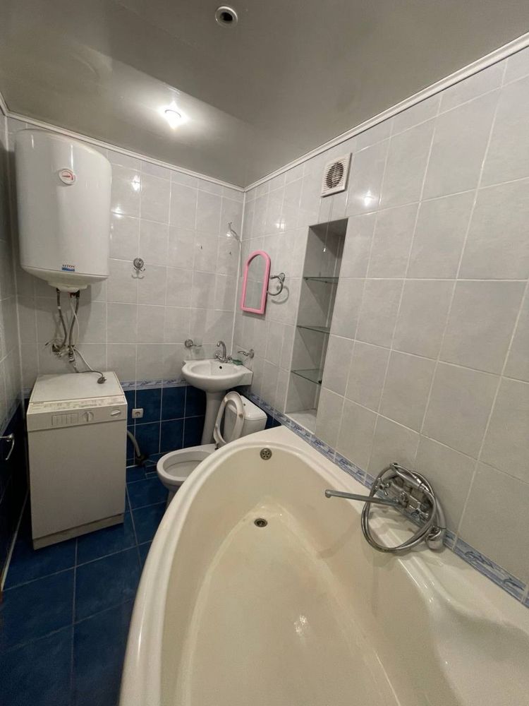 3-х кімнатна квартира в селищі Зарічне, Рівненська обл. 57 м. кв.