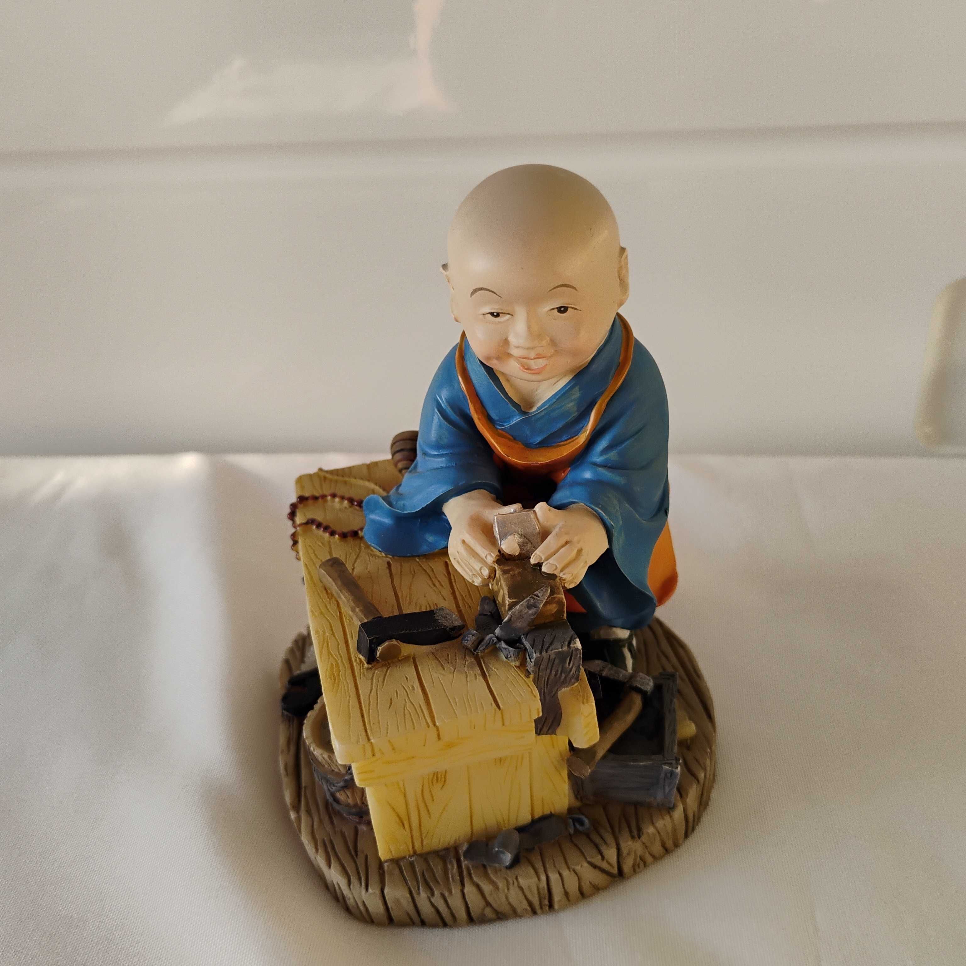 Figurka Mnicha Stolarza ceramika