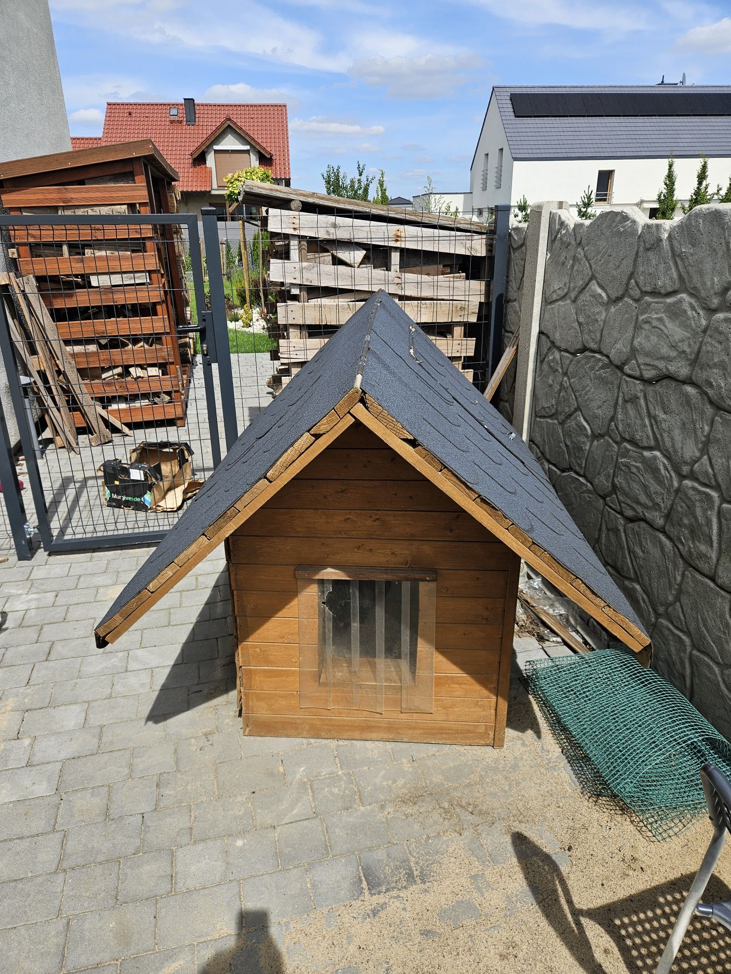 Buda dla dużego psa 120x80