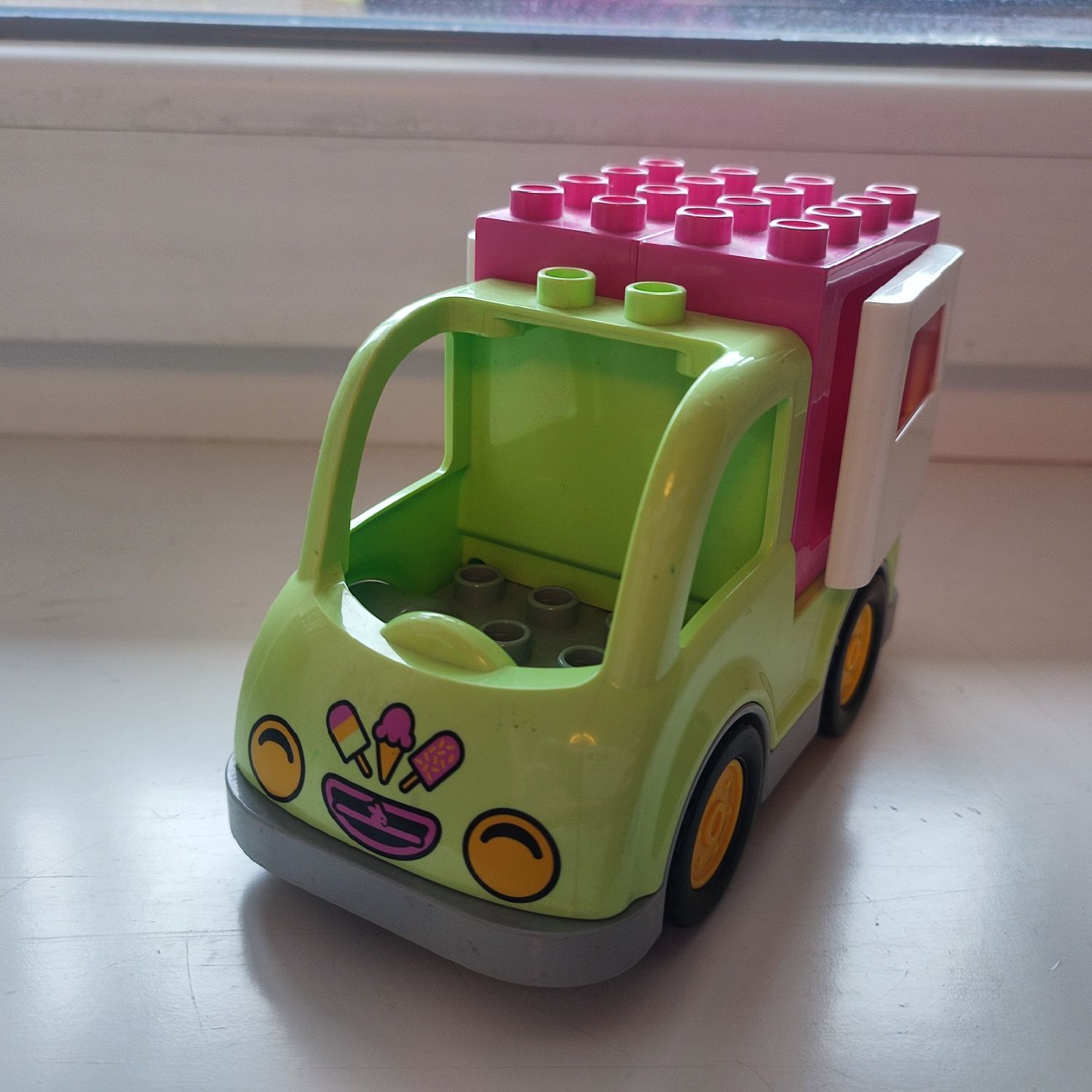 Машинка з морозивом транспорт Lego Duplo