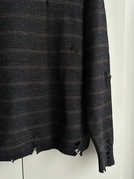 Рваний светр balenciaga