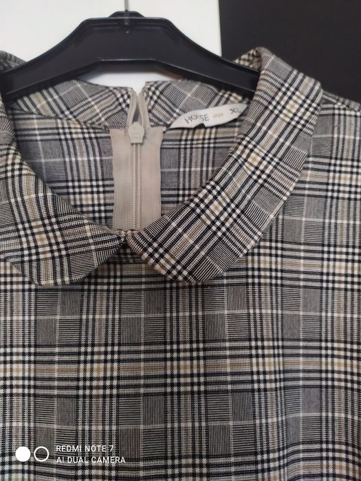 Sukienka w kratkę House