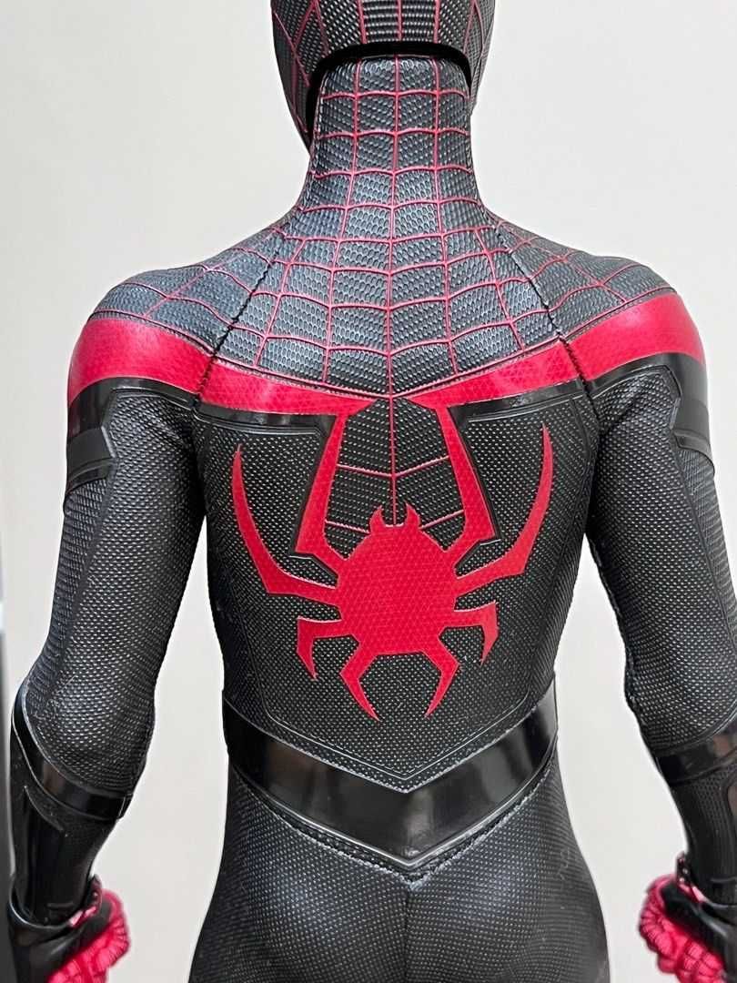 Figura Hot Toys Miles morales (Videogame)