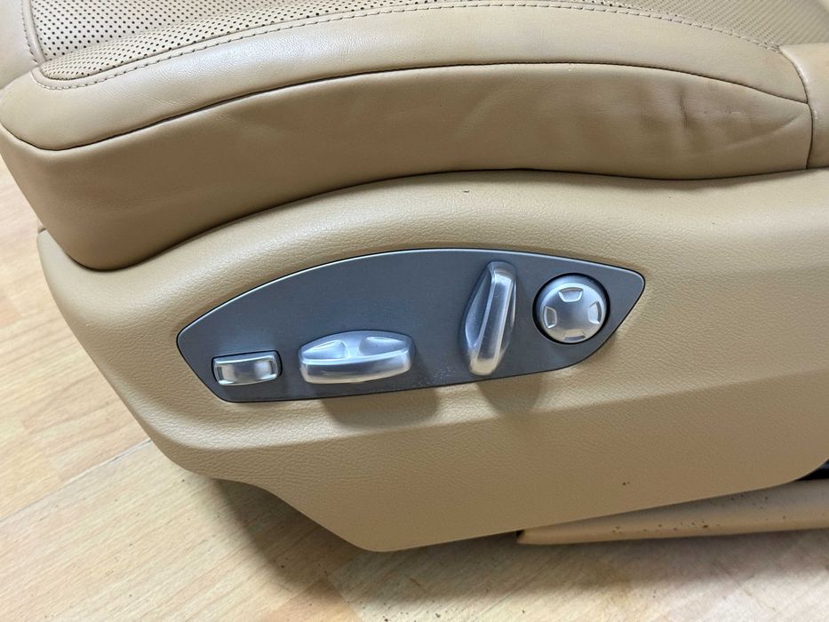 Porsche Macan Салон Дверні карти Пластик