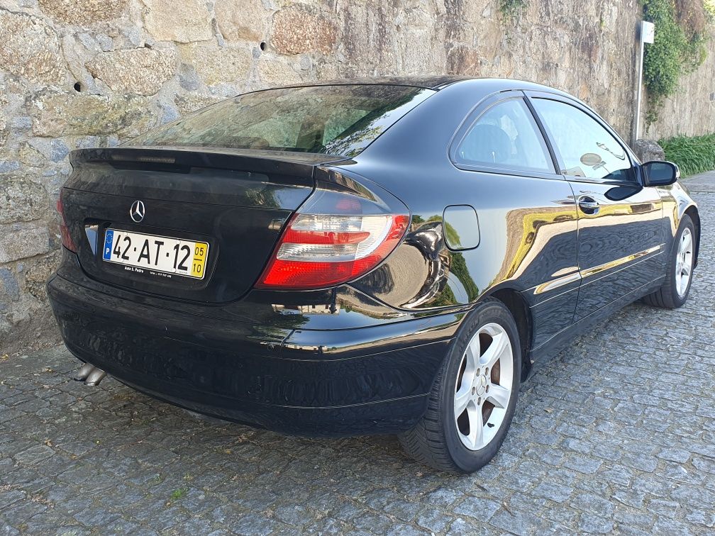 Mercedes-Benz C220 Sport Coupé,  2005, Nacional