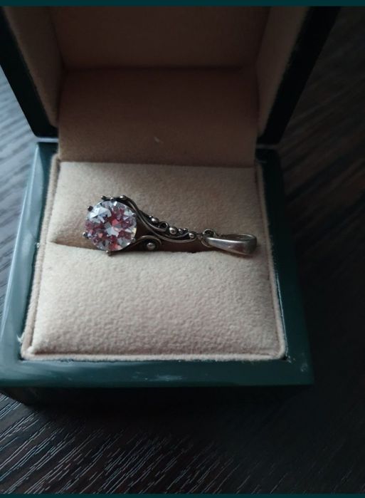 Продам серебряную подвеску