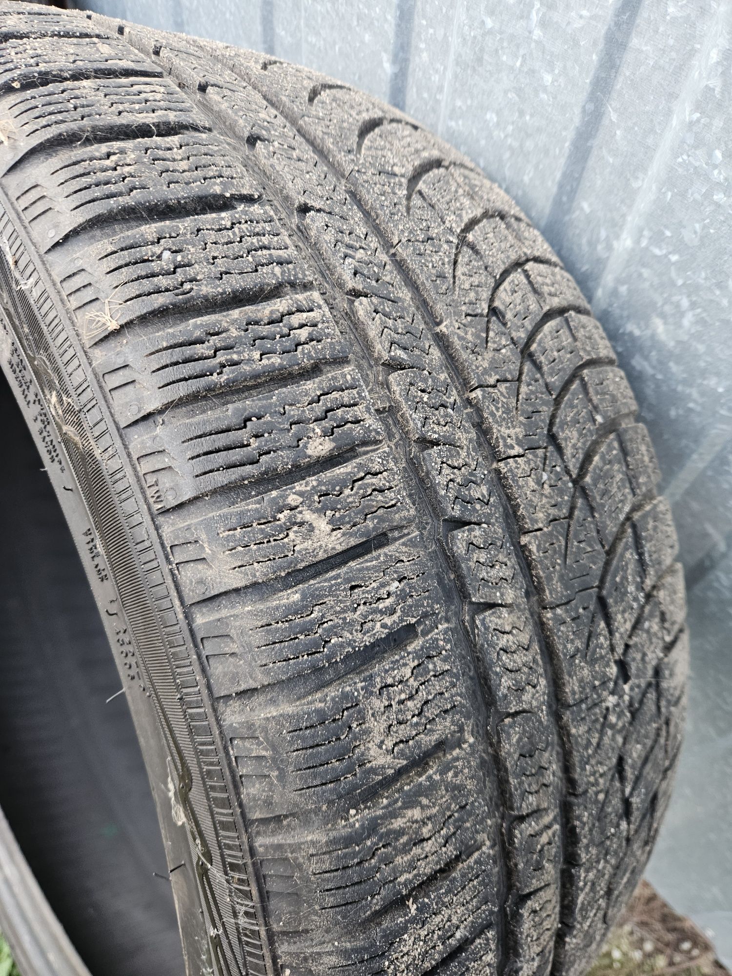 Opony zimowe R18 235/40 Nokian