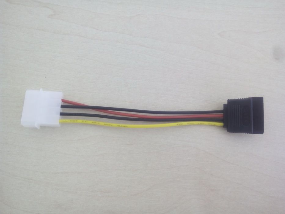 Кабель перехідник molex to sata power