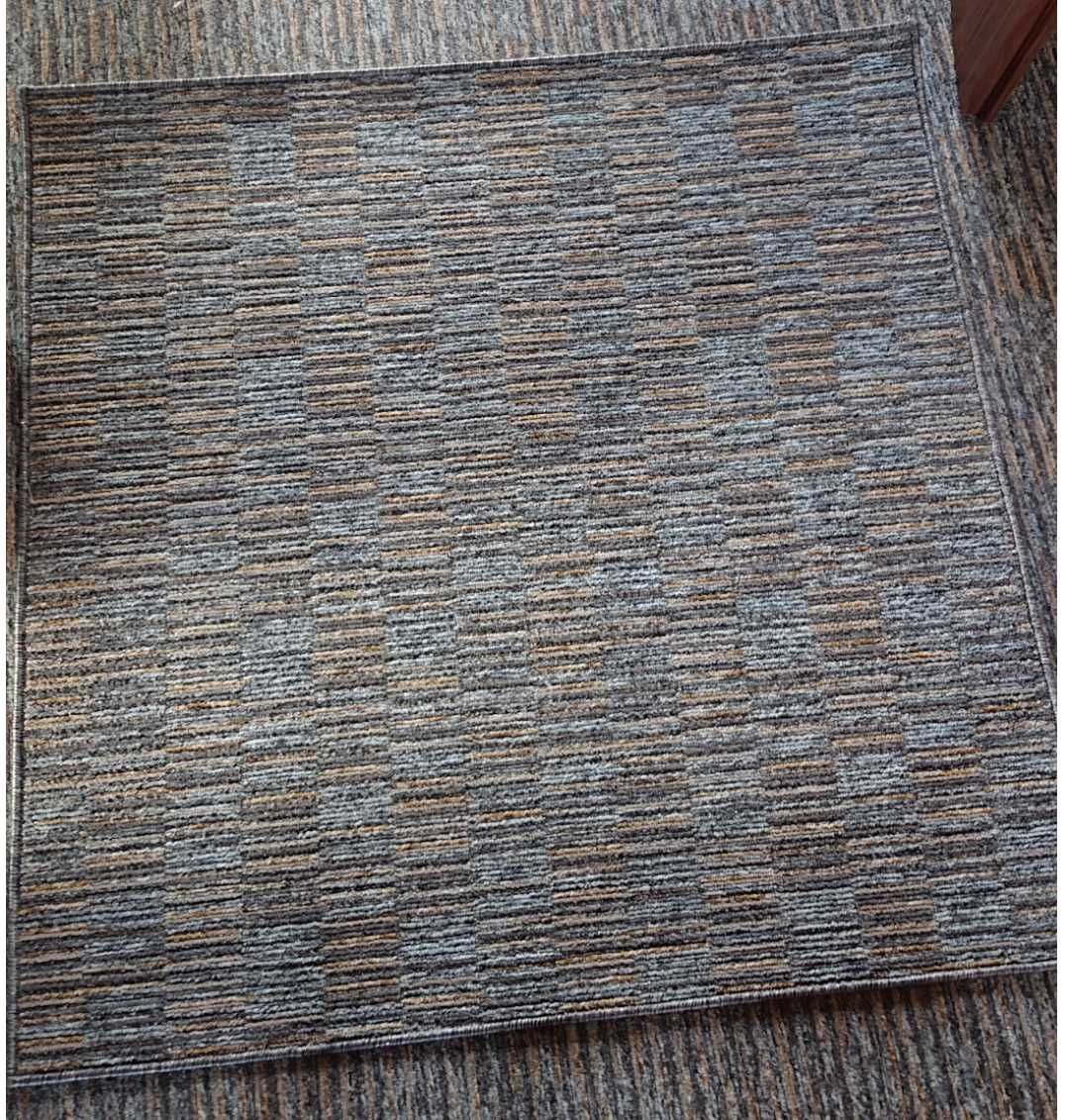 NOWA wykładzina dywanowa 1,10x1,10 / obszyta